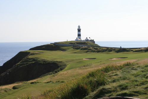 The par 4 fourth hole at Old Head Golf Links is called Razor's Edge.